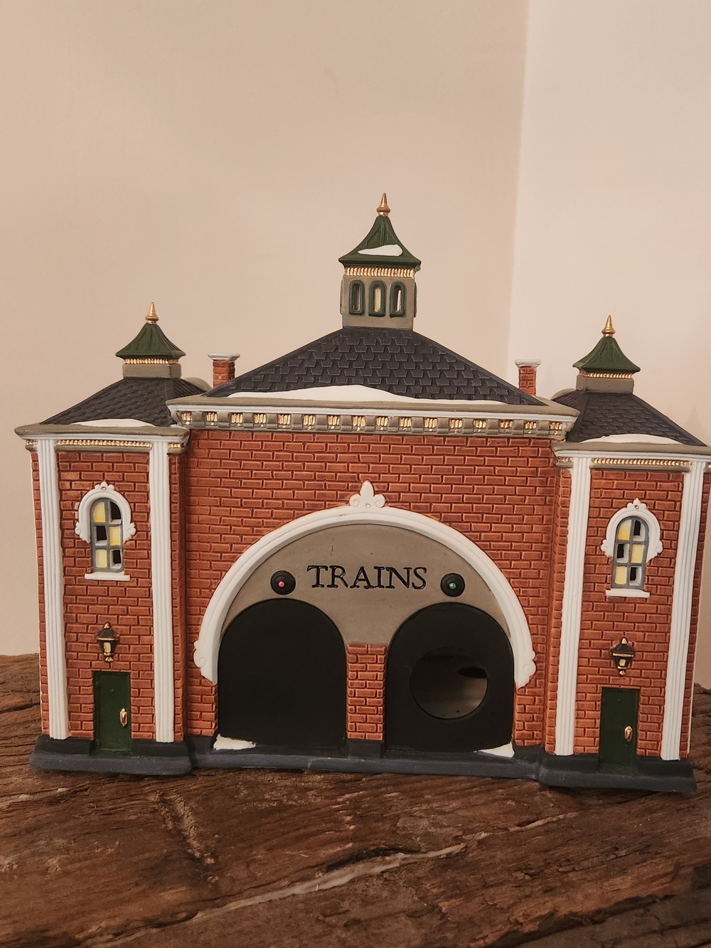 MINT Grand Central Railway Station - Dept 56 - Christmas In The City - Picture 9 of 15